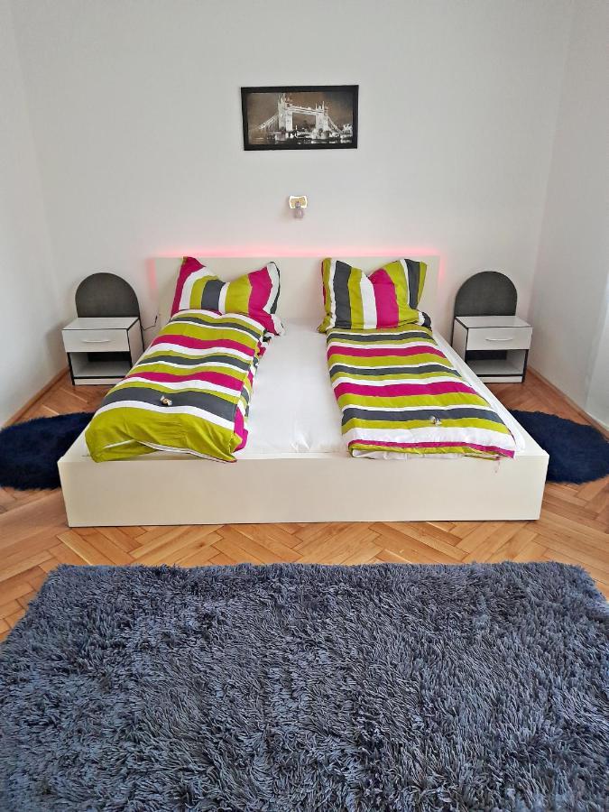 Pécs Park Apartamento Exterior foto